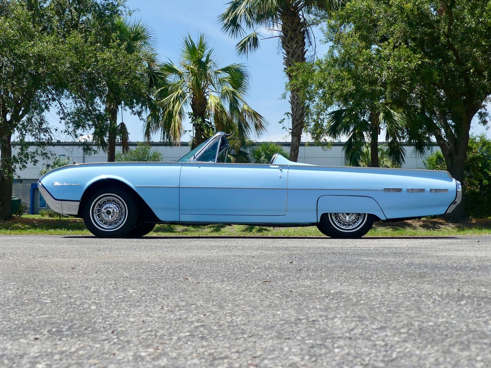 Ford-Thunderbird-1962-Convertible-10