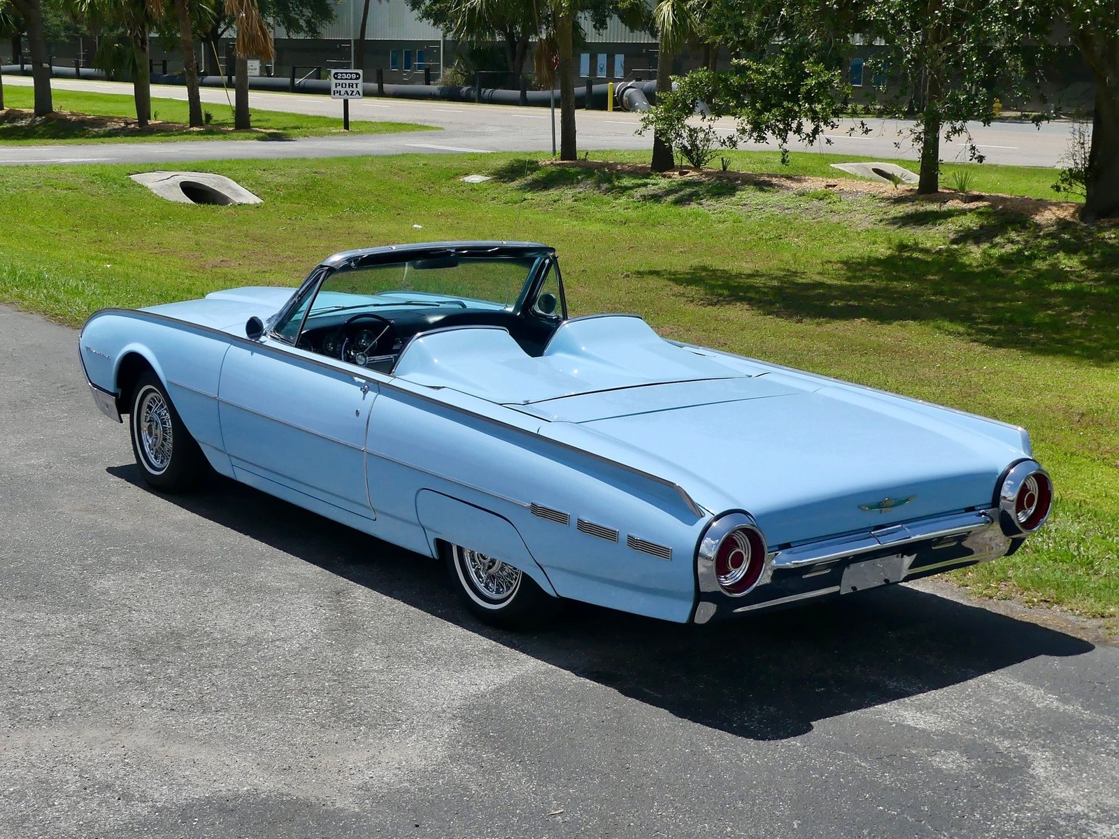 Ford-Thunderbird-1962-Convertible-12
