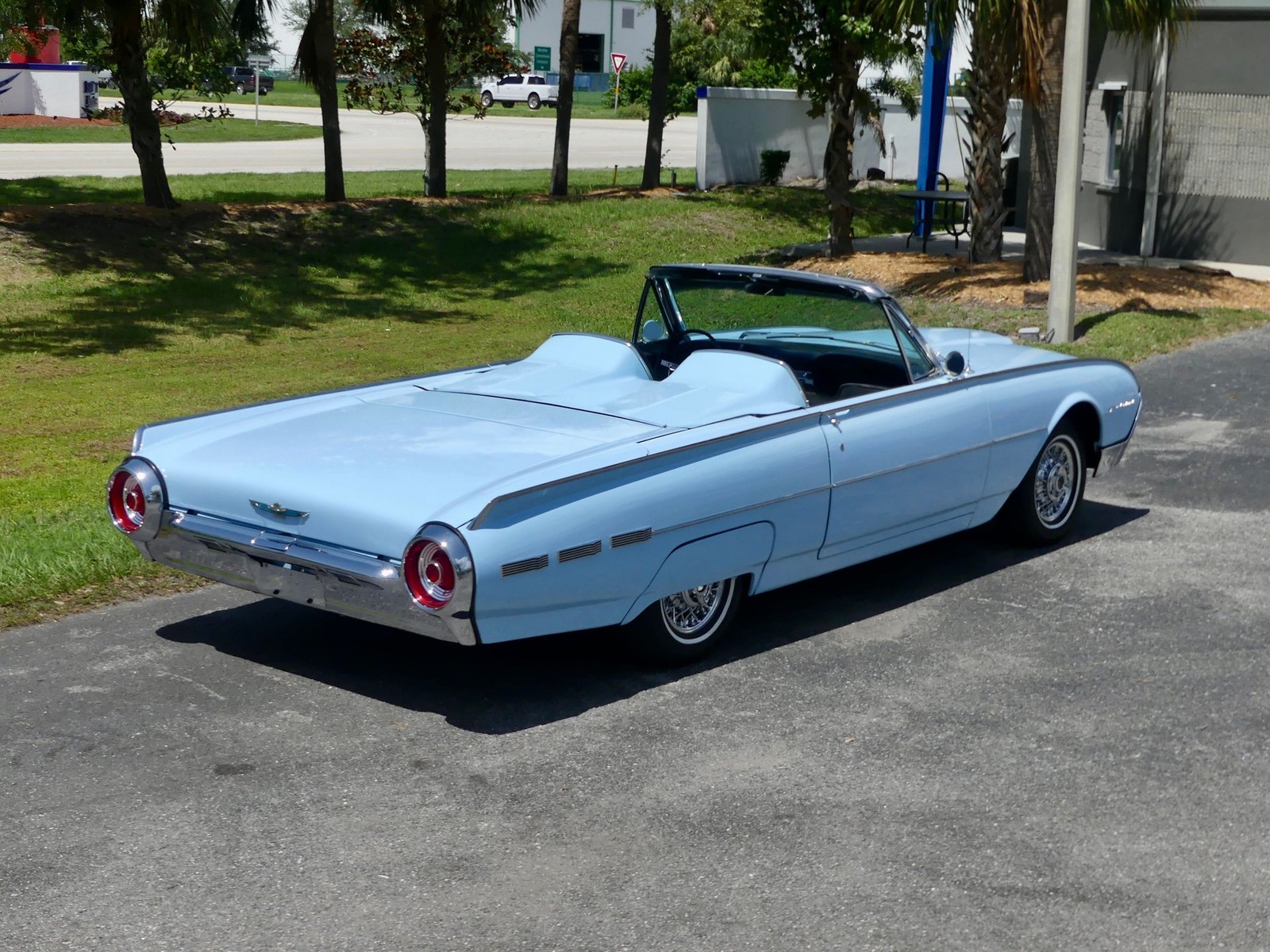 Ford-Thunderbird-1962-Convertible-18