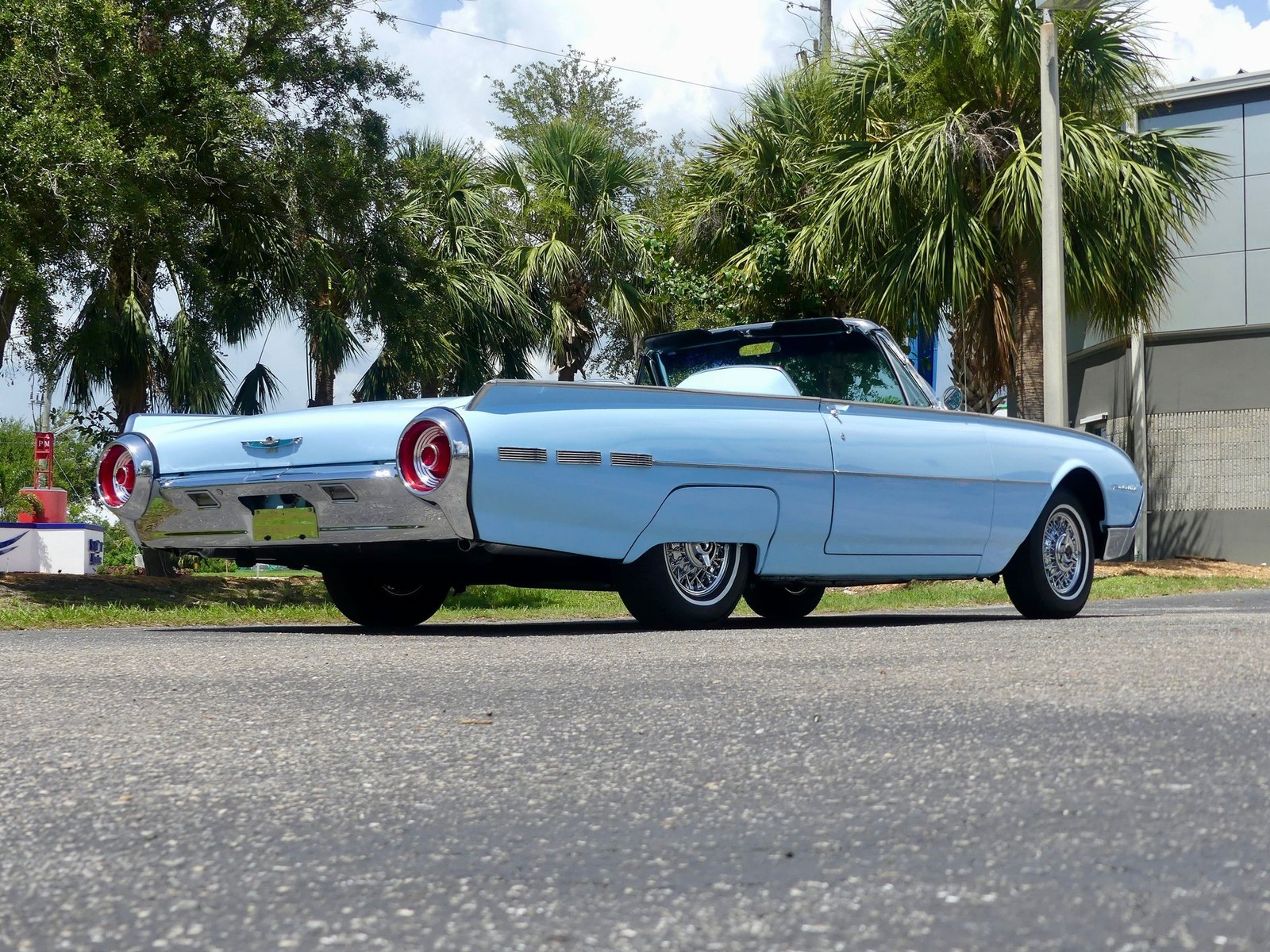 Ford-Thunderbird-1962-Convertible-19
