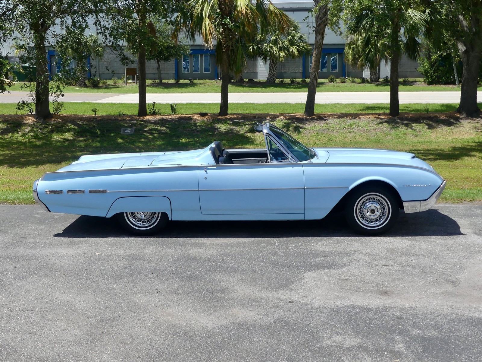 Ford-Thunderbird-1962-Convertible-20
