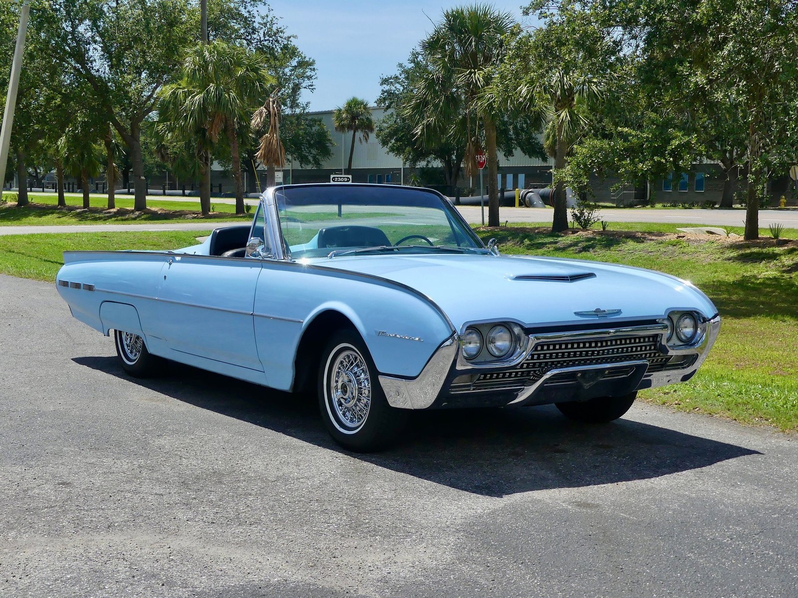 Ford-Thunderbird-1962-Convertible-22