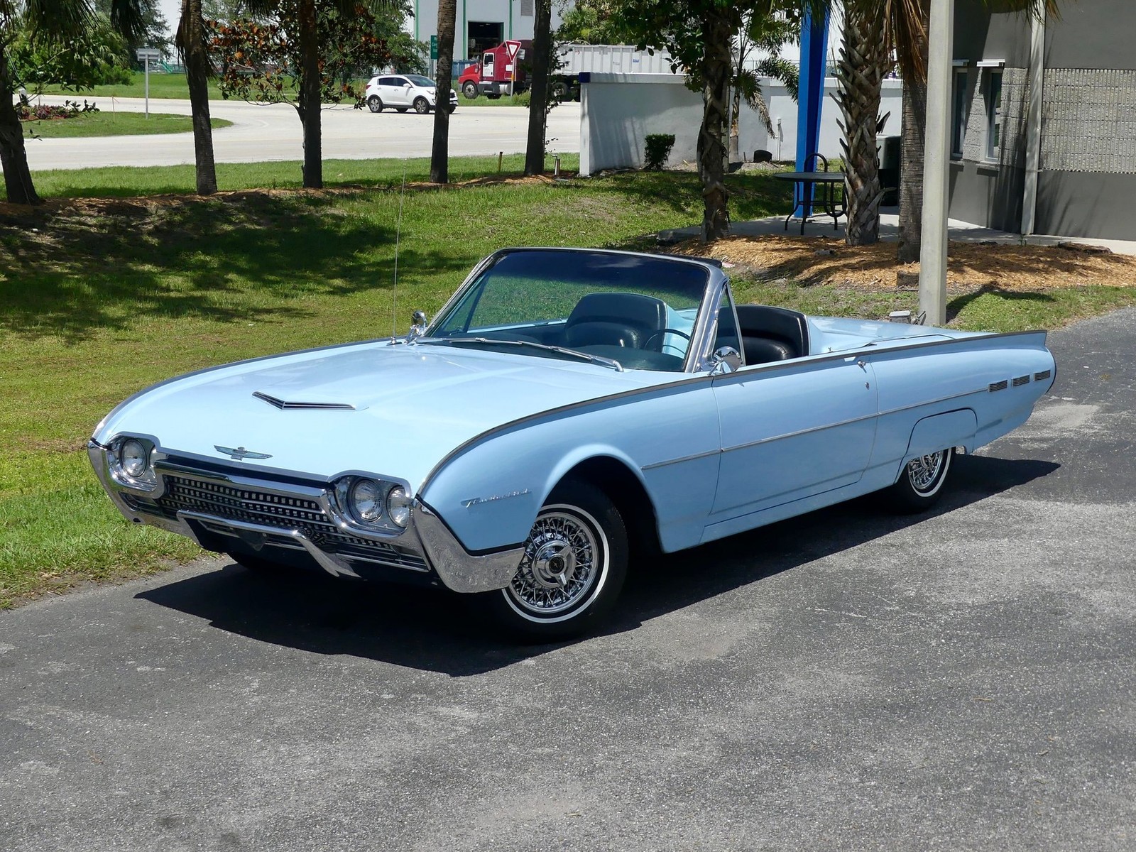Ford-Thunderbird-1962-Convertible-6