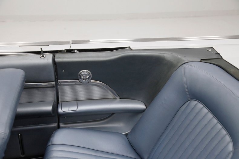 Ford-Thunderbird-1962-White-Silver-Blue-28