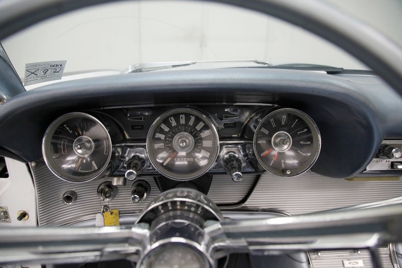 Ford-Thunderbird-1962-White-Silver-Blue-45