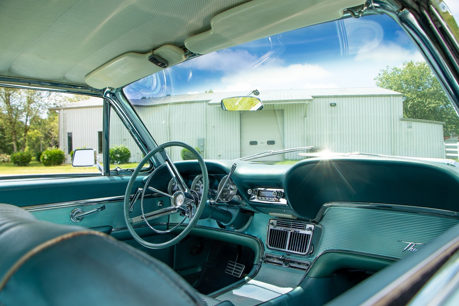 Ford-Thunderbird-1963-30