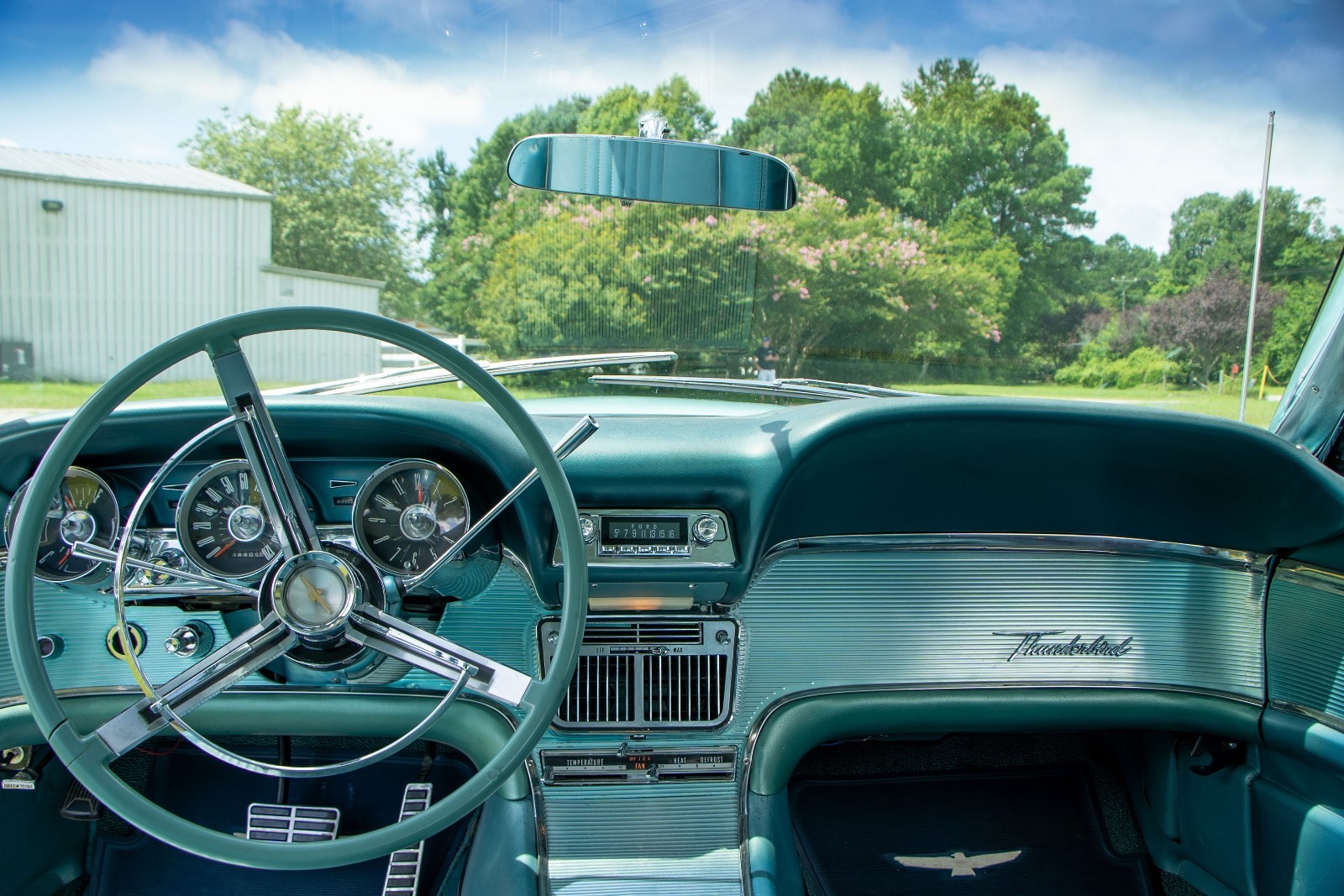Ford-Thunderbird-1963-31