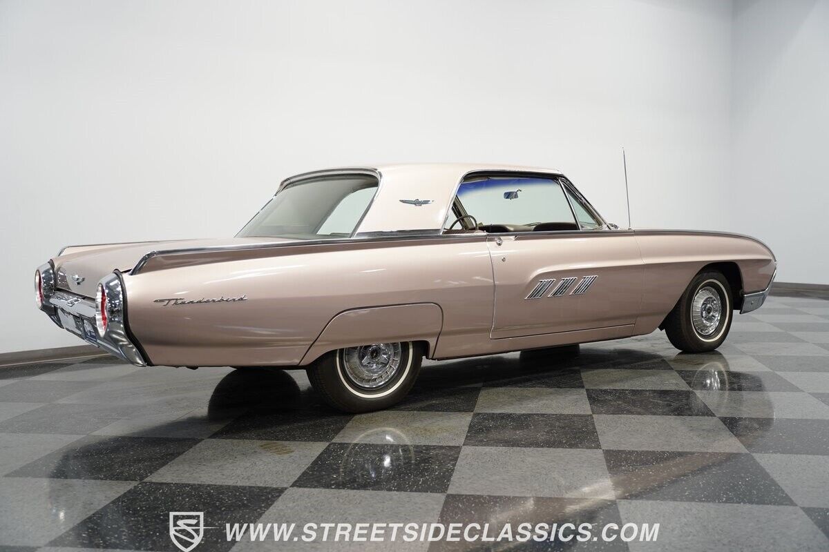 Ford-Thunderbird-1963-Hardtop-11