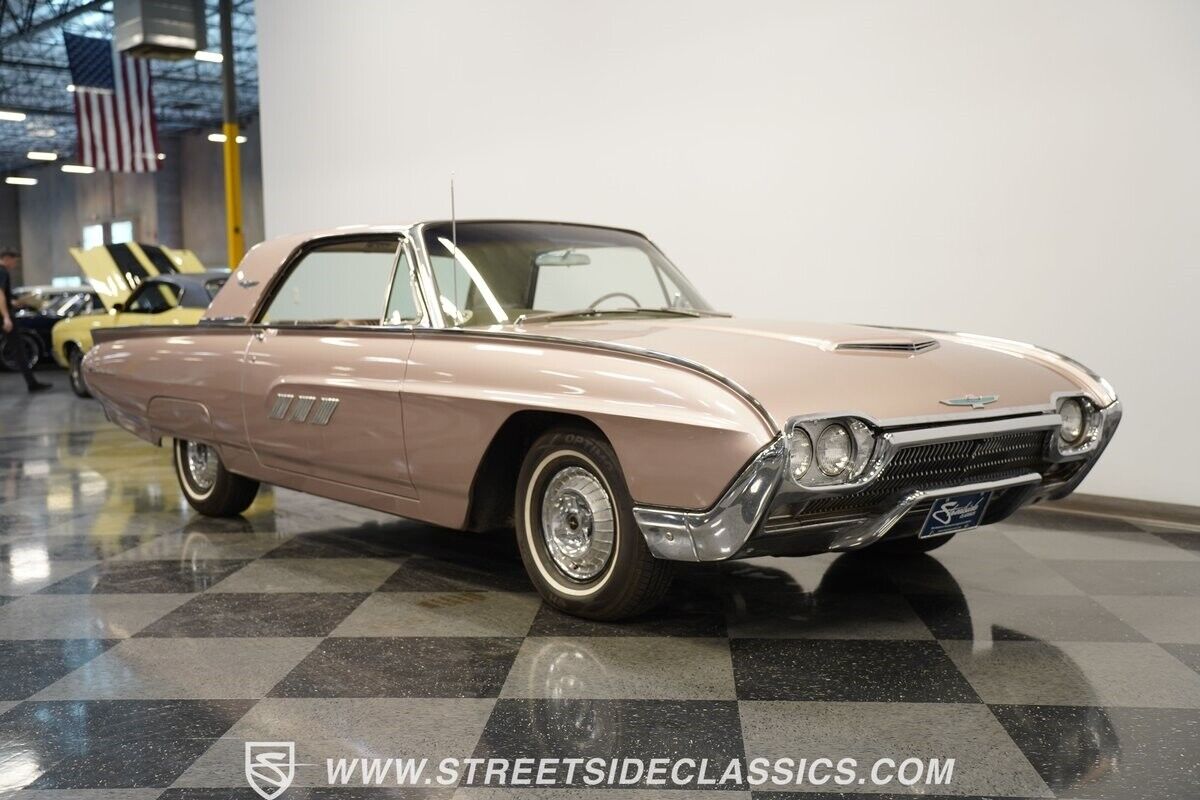 Ford-Thunderbird-1963-Hardtop-13