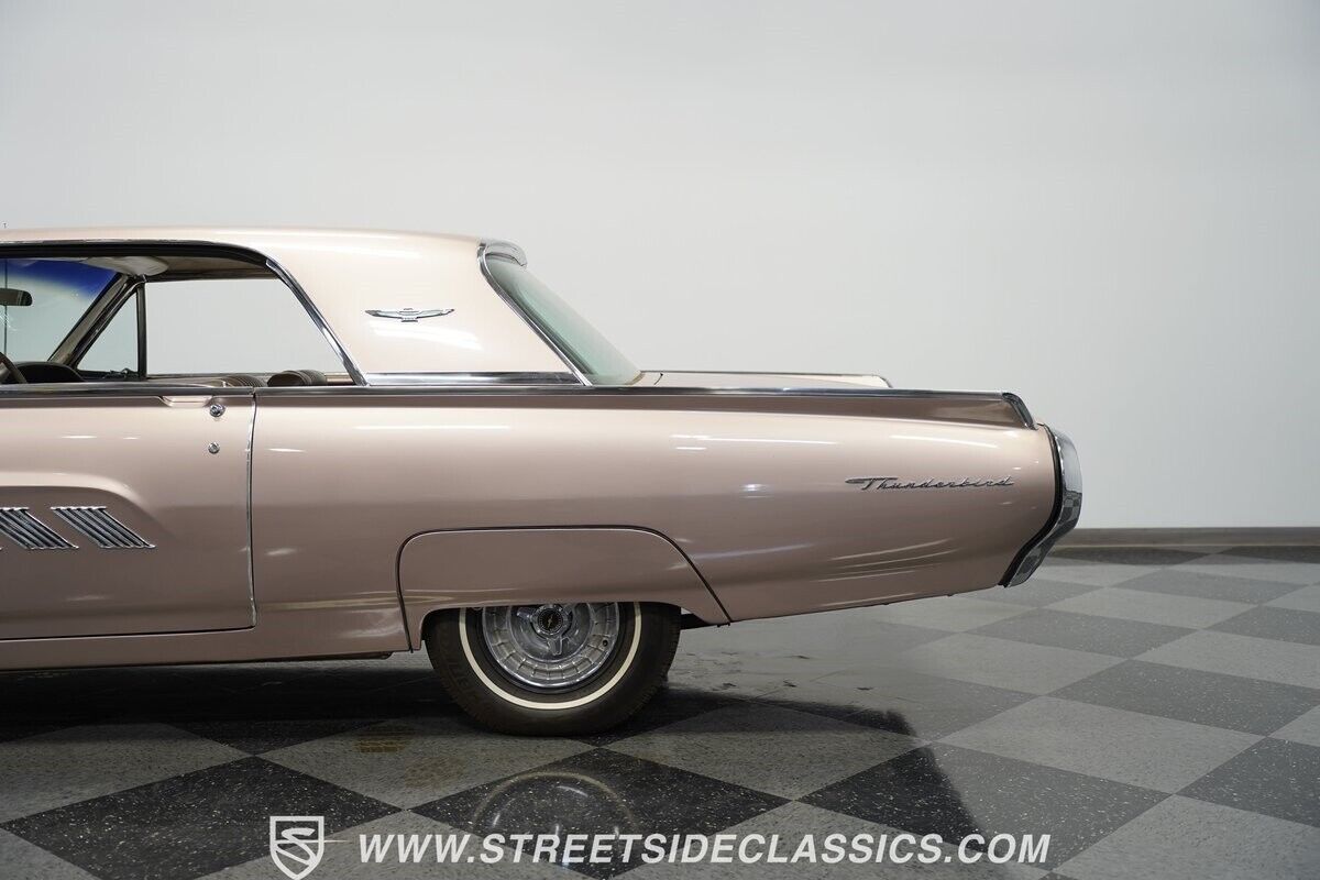Ford-Thunderbird-1963-Hardtop-22