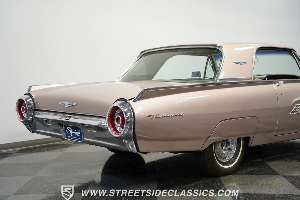 Ford-Thunderbird-1963-Hardtop-24