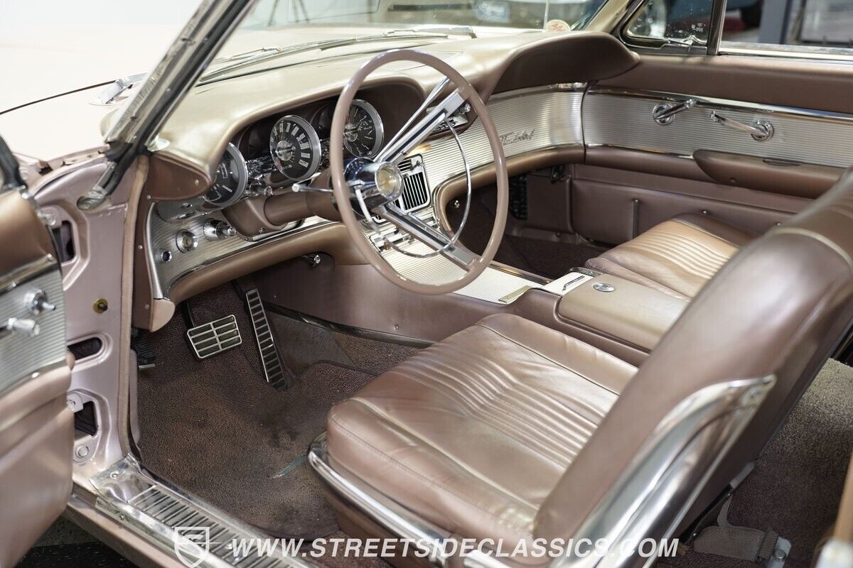Ford-Thunderbird-1963-Hardtop-33