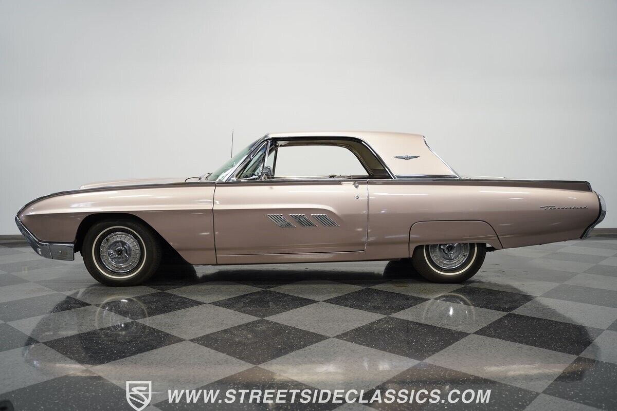 Ford-Thunderbird-1963-Hardtop-4