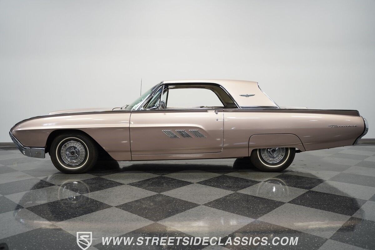Ford-Thunderbird-1963-Hardtop-7