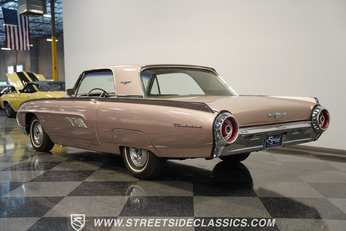 Ford-Thunderbird-1963-Hardtop-8