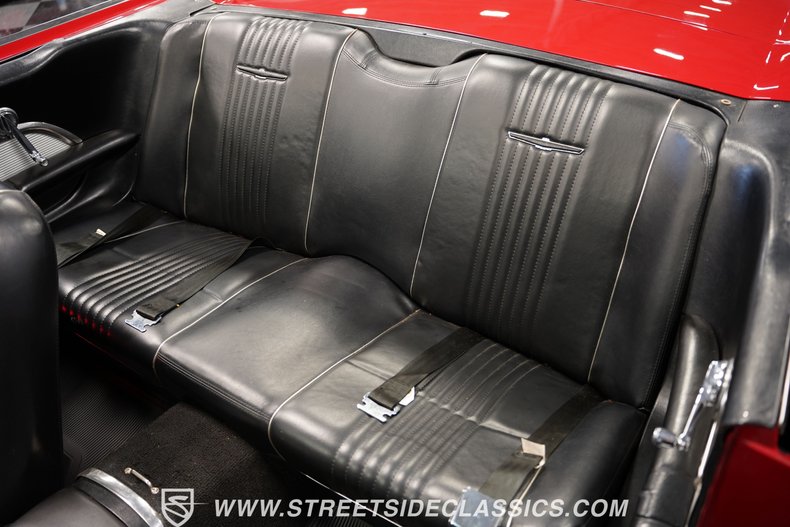 Ford-Thunderbird-1963-Rangoon-Red-Black-2