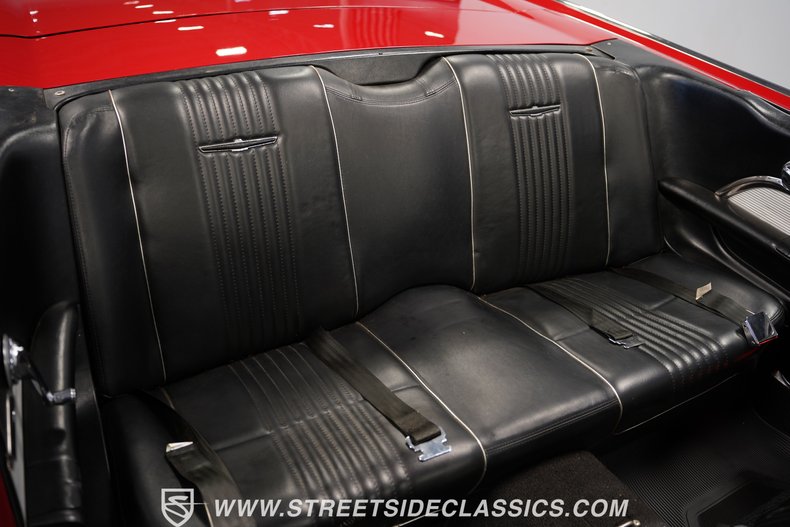Ford-Thunderbird-1963-Rangoon-Red-Black-3