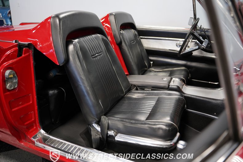 Ford-Thunderbird-1963-Rangoon-Red-Black-4