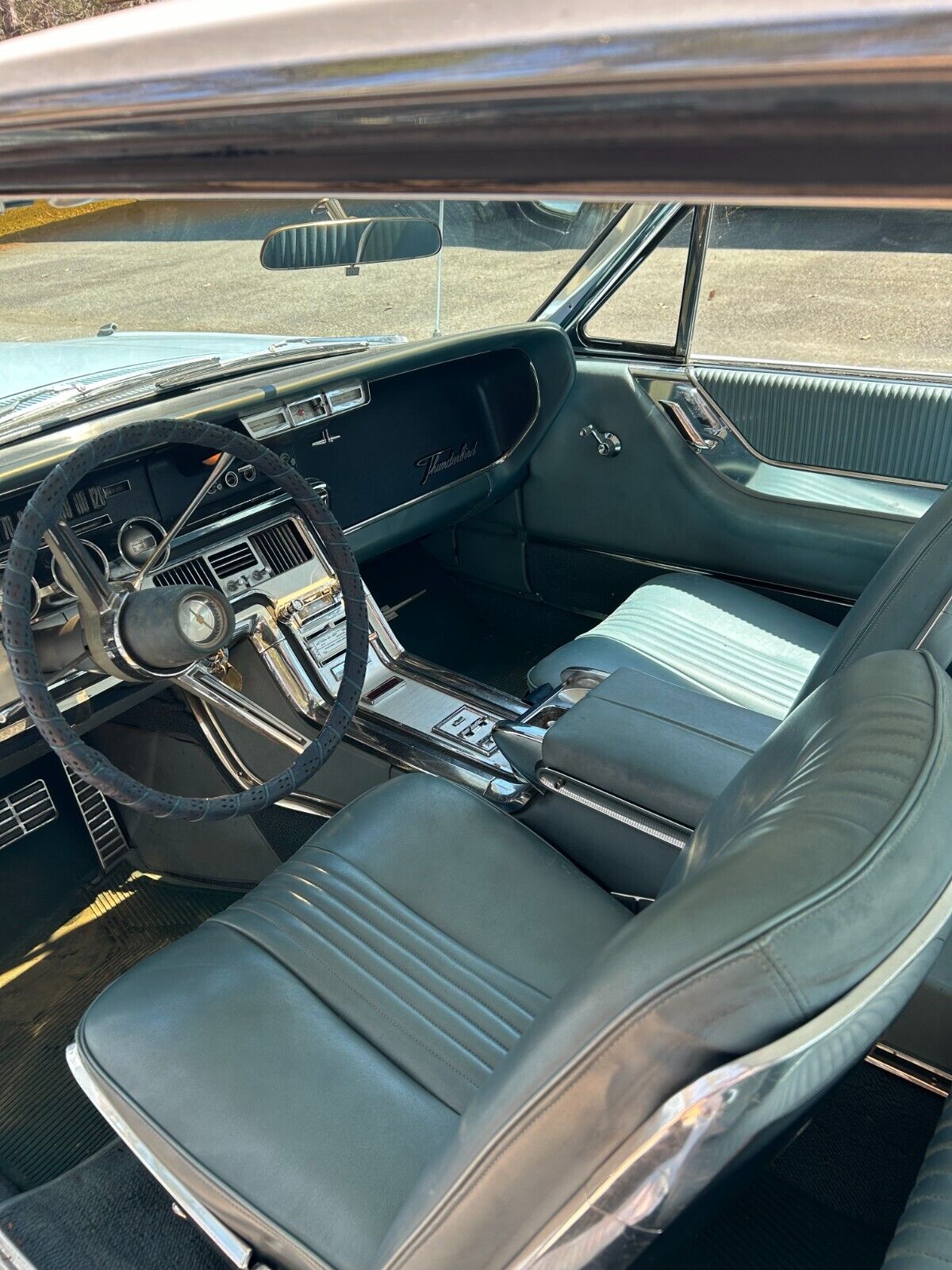 Ford-Thunderbird-1964-Coupe-10