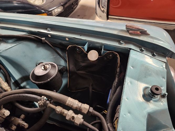 Ford-Thunderbird-1964-TealWhite-Teal-5