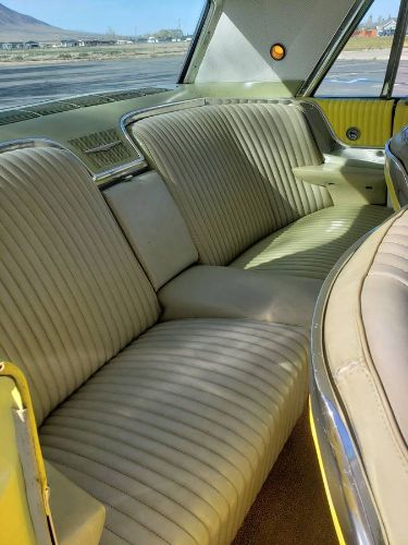 Ford-Thunderbird-1964-Yellow-3