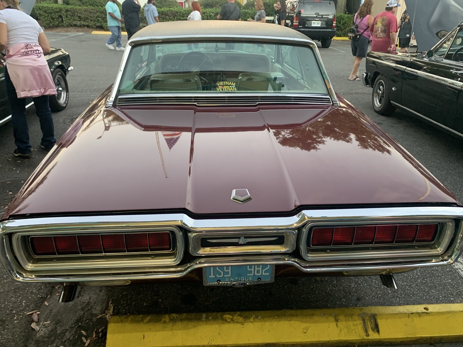 Ford-Thunderbird-1965-Coupe-4