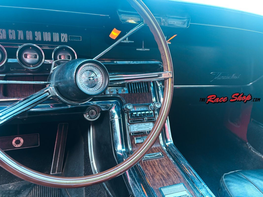 Ford-Thunderbird-1966-10
