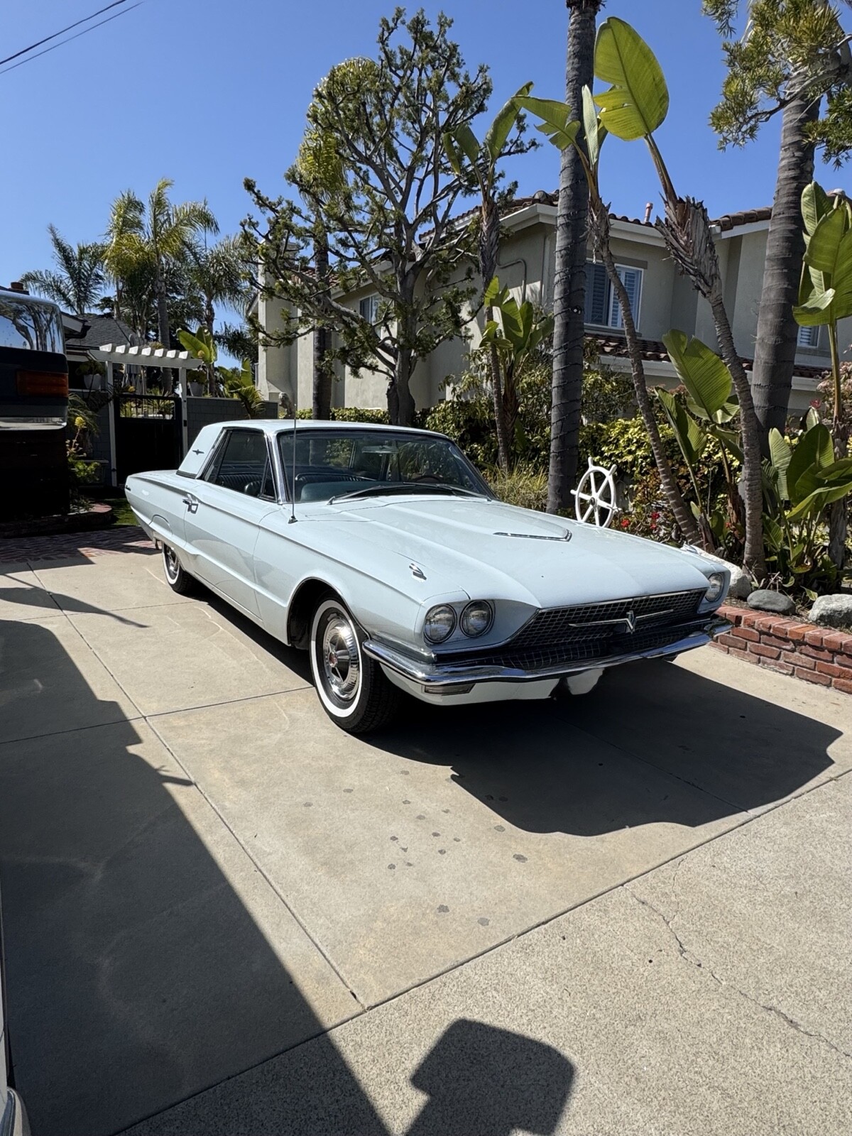 Ford-Thunderbird-1966-Coupe-1