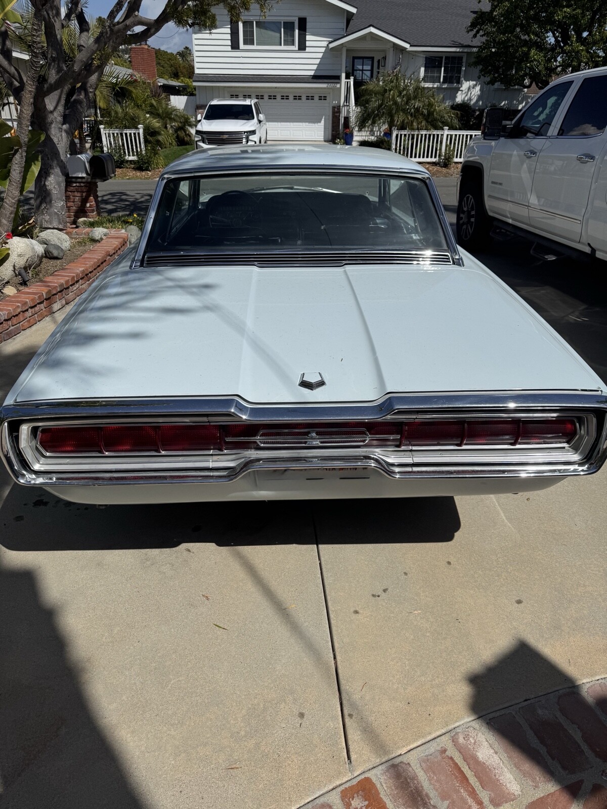 Ford-Thunderbird-1966-Coupe-3