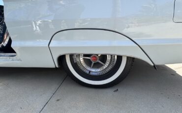 Ford-Thunderbird-1966-Coupe-4