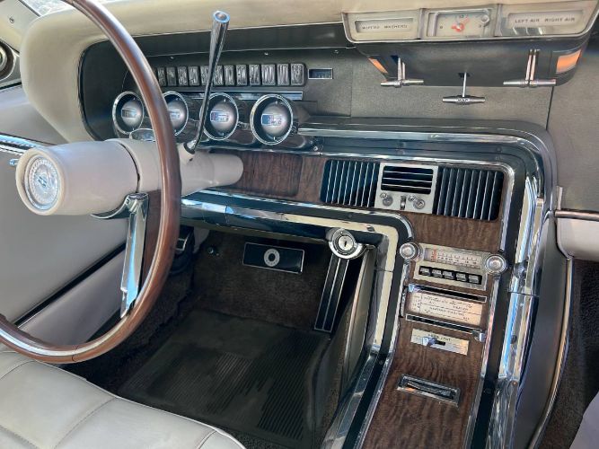 Ford-Thunderbird-1966-Green-Green-27