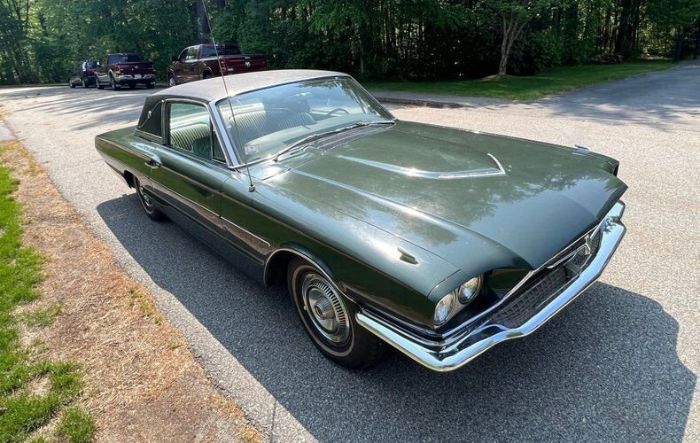 Ford-Thunderbird-1966-GreenBlack-Vinyl-To-Lime-Green-vinyl-10