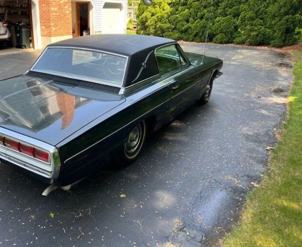 Ford-Thunderbird-1966-GreenBlack-Vinyl-To-Lime-Green-vinyl-11