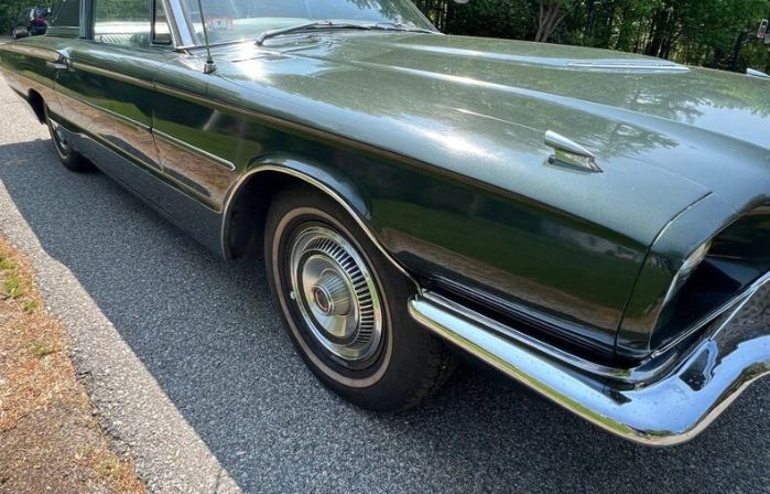 Ford-Thunderbird-1966-GreenBlack-Vinyl-To-Lime-Green-vinyl-13