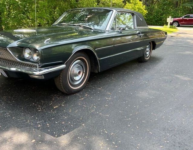 Ford-Thunderbird-1966-GreenBlack-Vinyl-To-Lime-Green-vinyl-15