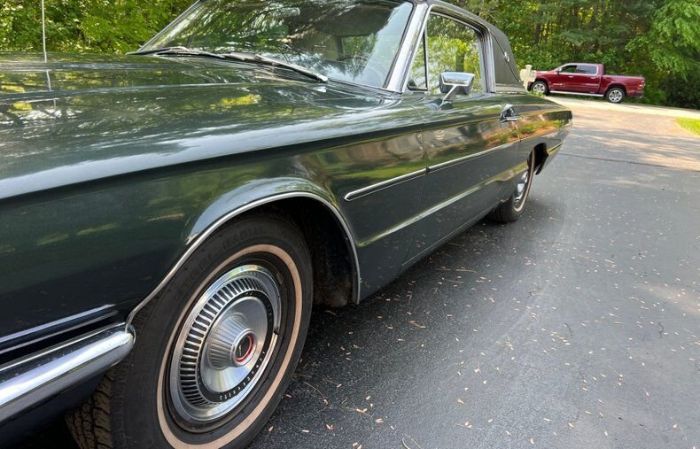 Ford-Thunderbird-1966-GreenBlack-Vinyl-To-Lime-Green-vinyl-18