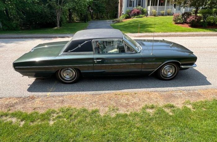 Ford-Thunderbird-1966-GreenBlack-Vinyl-To-Lime-Green-vinyl-3