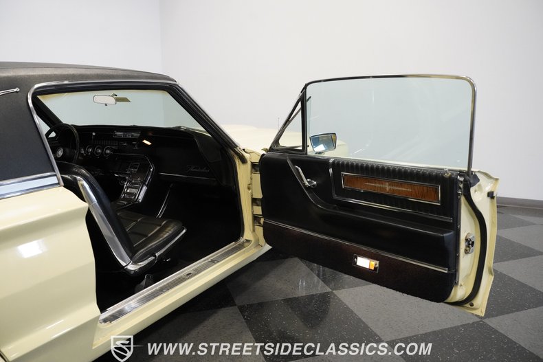 Ford-Thunderbird-1966-Ivy-Yellow-Black-25