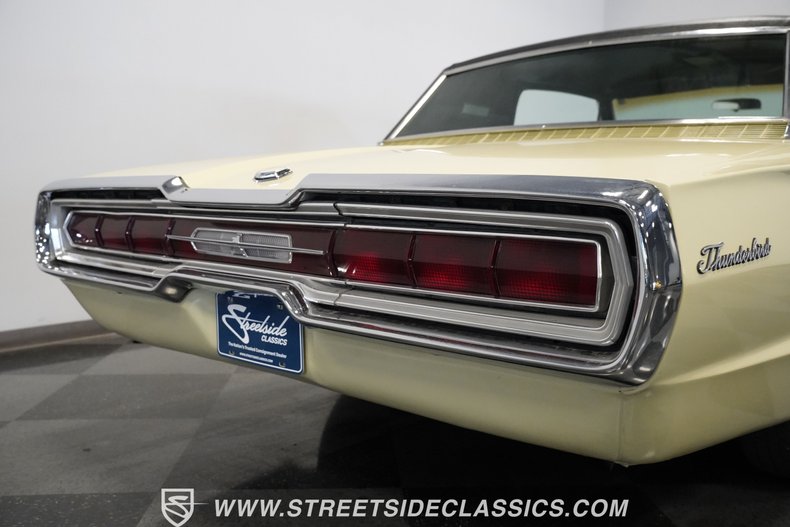Ford-Thunderbird-1966-Ivy-Yellow-Black-39