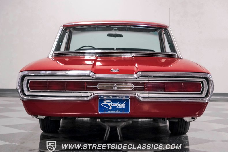 Ford-Thunderbird-1966-Red-Black-11
