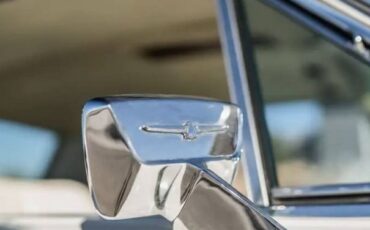 Ford-Thunderbird-1966-Windsor-whiteLight-12