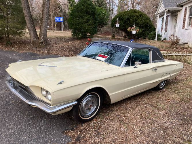 Ford-Thunderbird-1966-Yellow-3