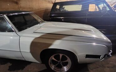 Ford-Thunderbird-1968-Sedan-1