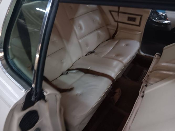 Ford-Thunderbird-1975-White-25