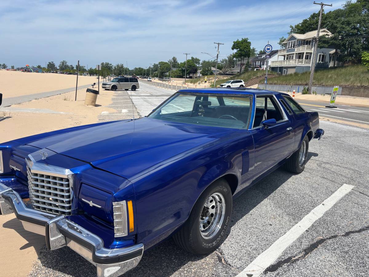 Ford-Thunderbird-1977-1