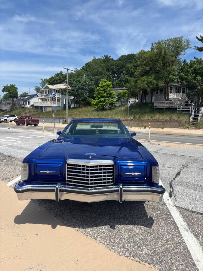 Ford-Thunderbird-1977
