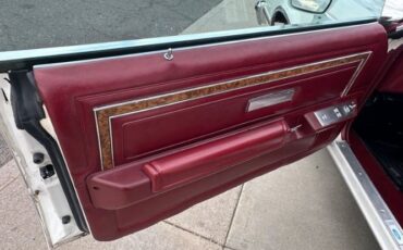 Ford-Thunderbird-1977-Polar-White-Burgundy-11