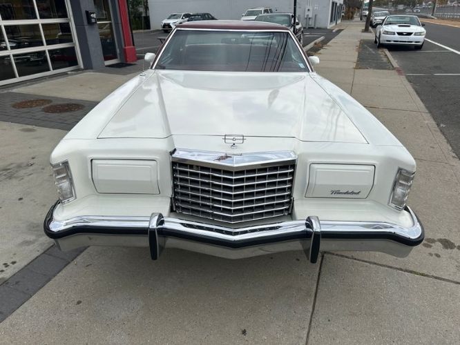 Ford-Thunderbird-1977-Polar-White-Burgundy-3