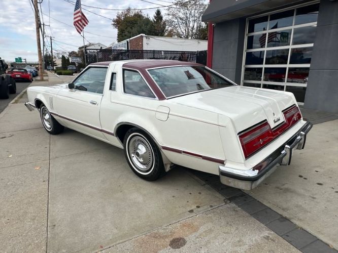 Ford-Thunderbird-1977-Polar-White-Burgundy-7