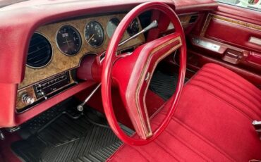 Ford-Thunderbird-1977-Polar-White-Burgundy-9